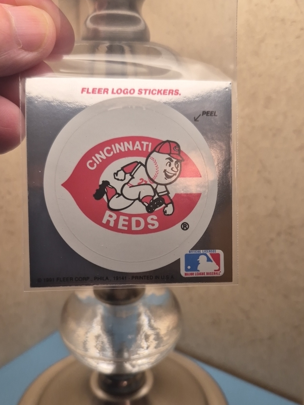 Cincinnati Reds 1991 Logo Sticker - Red & White
